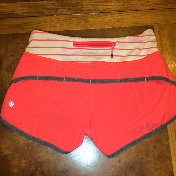 Vinatge Lululemon Speed Up Shorts, Size: 2 - Picture 2 of 3